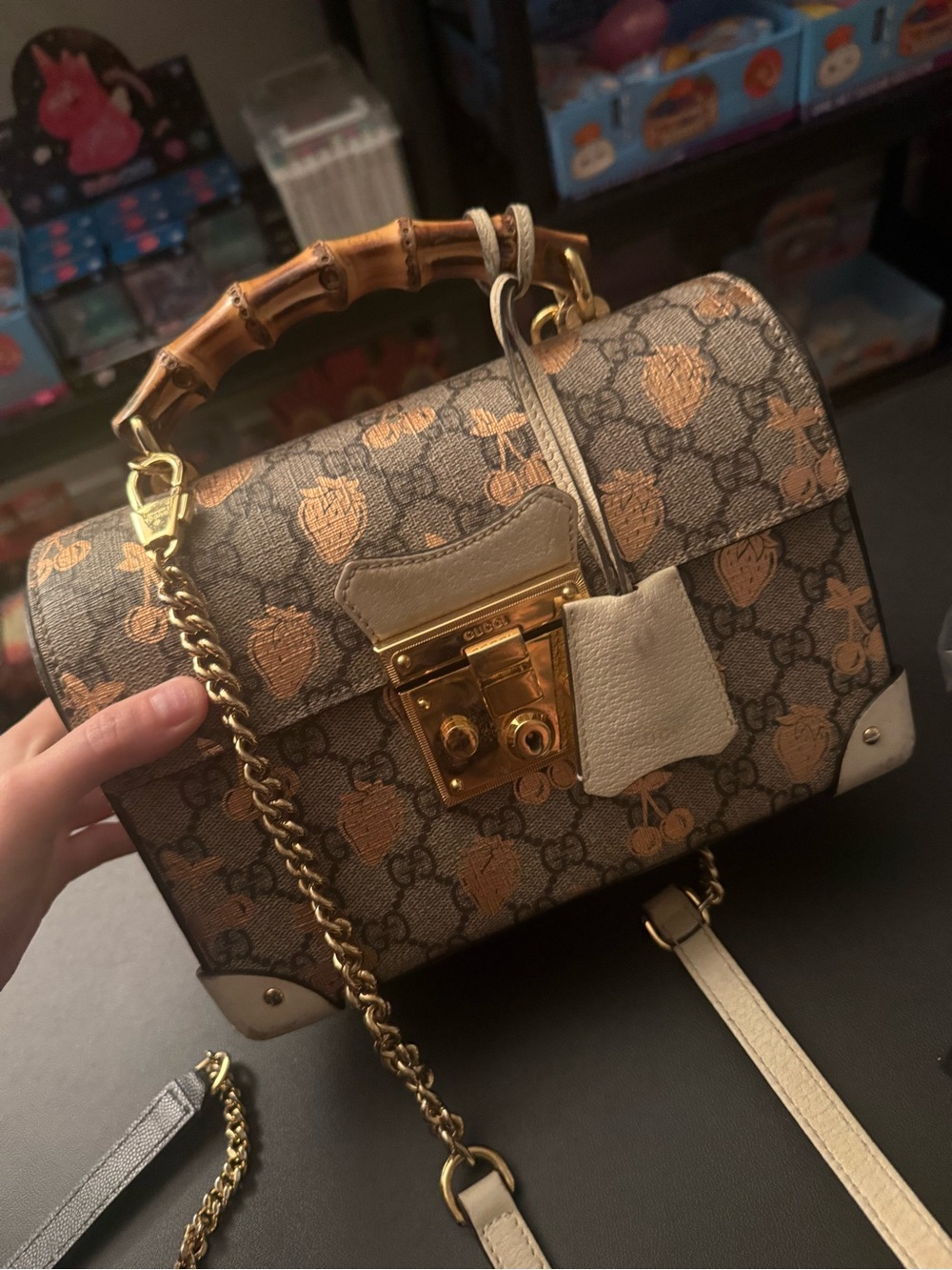 Gucci Padlock Bamboo
Shoulder Bag Printed GG
Coated Canvas Small rare édition